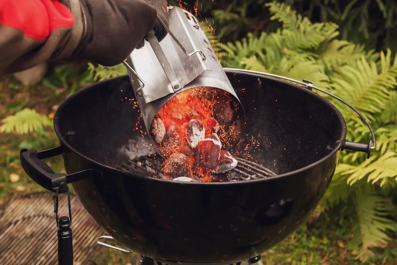 une cheminée d'allumage pour barbecues